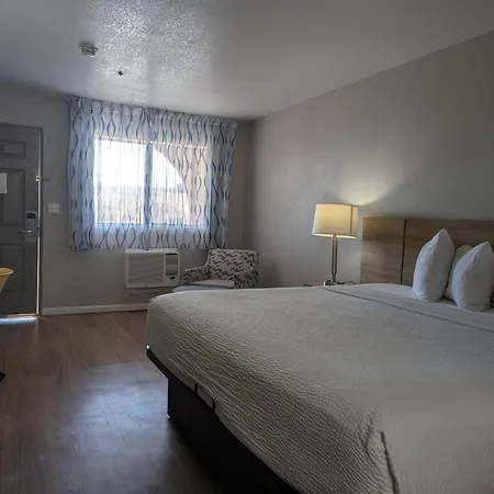 Days Inn By Wyndham Bullhead City