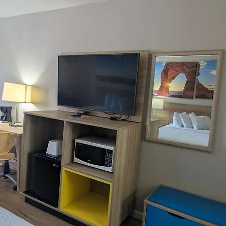 Days Inn By Wyndham Bullhead City