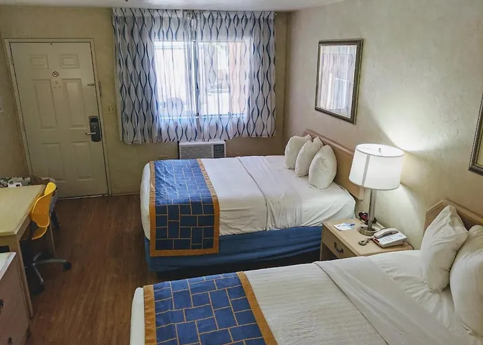 Days By Wyndham Bullhead Hotel 2*